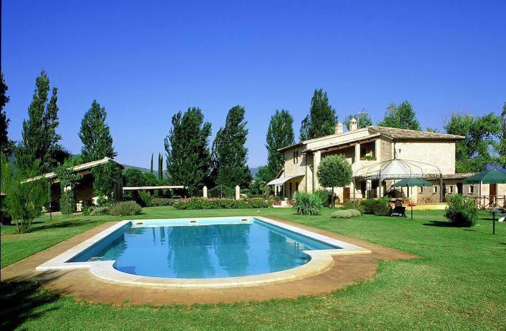 Agriturismo Le Due Torri Torre Quadrano Spello Buitenkant foto