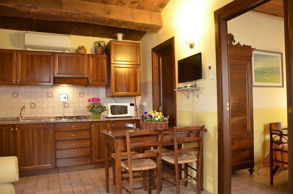 Agriturismo Le Due Torri Torre Quadrano Spello Buitenkant foto
