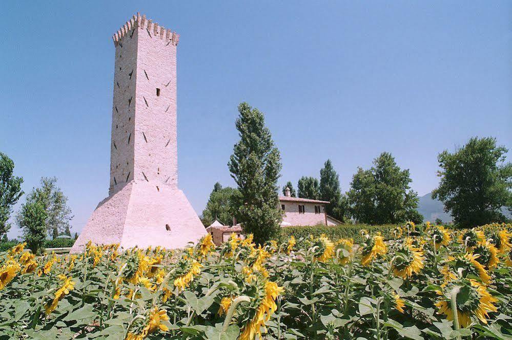 Agriturismo Le Due Torri Torre Quadrano Spello Buitenkant foto