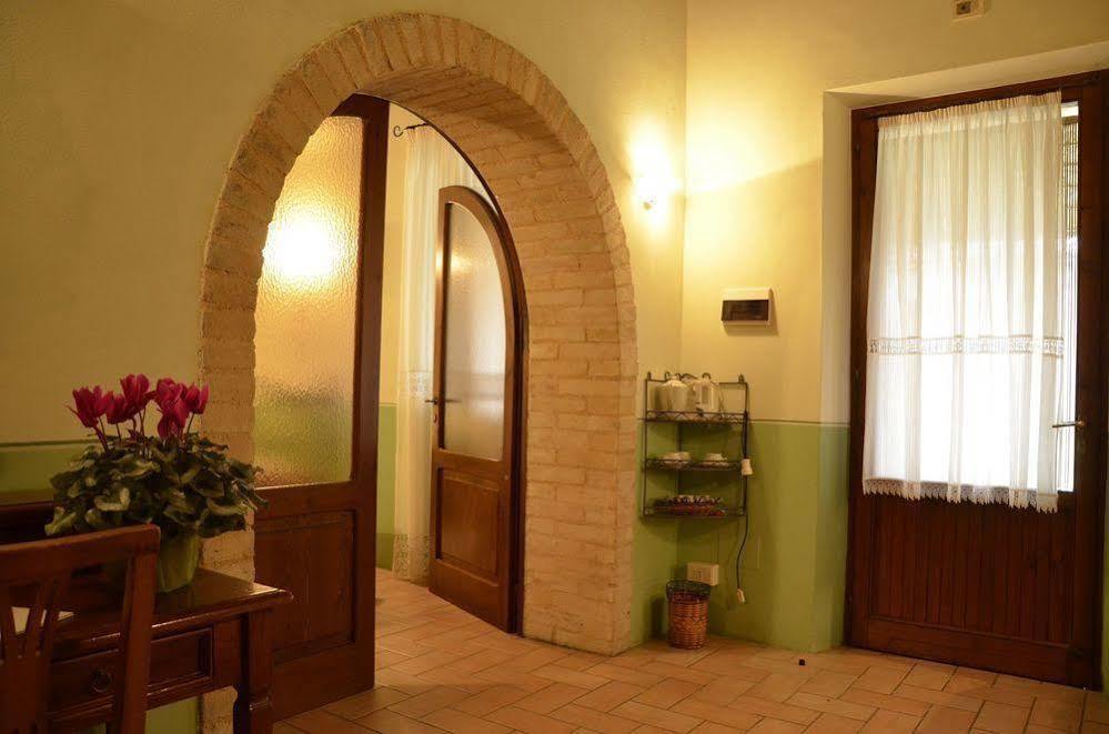 Agriturismo Le Due Torri Torre Quadrano Spello Buitenkant foto